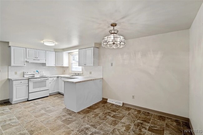 Building Photo - 335 Sundridge Dr