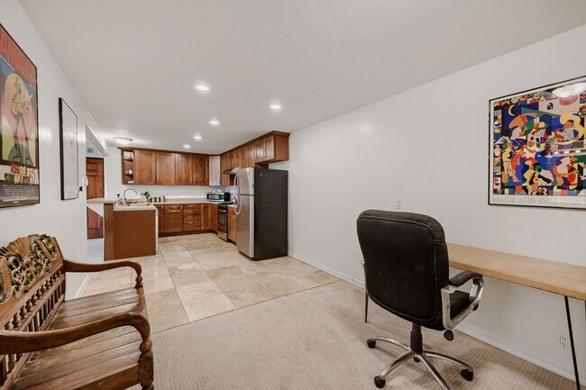 Building Photo - 1034 Westview Dr