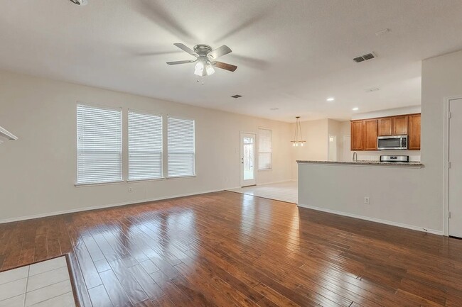 Building Photo - 5828 Pebble Ridge Dr