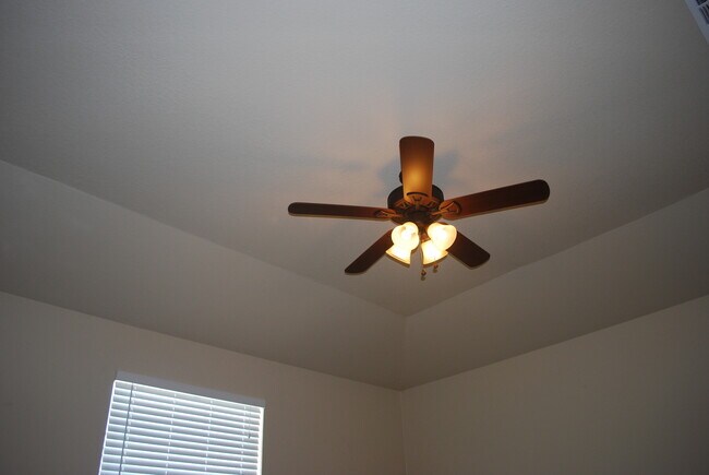 Building Photo - 2002Tru