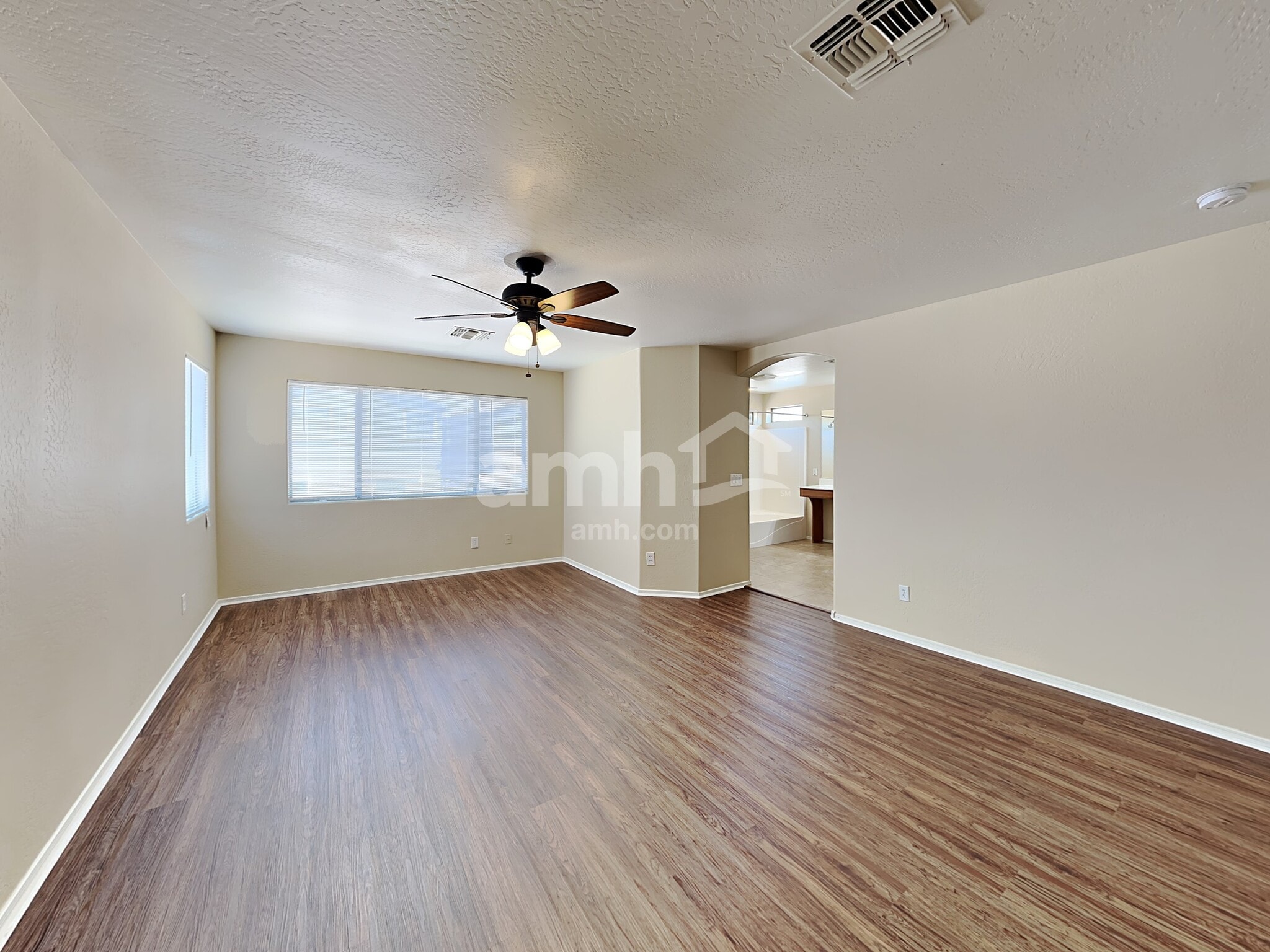 Building Photo - 25768 W Ashley Dr