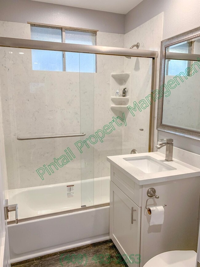 Building Photo - 756 N 11th St