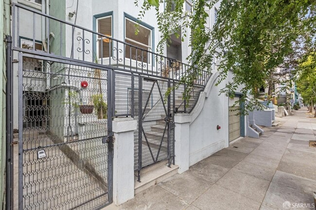 Building Photo - 2888 Folsom St