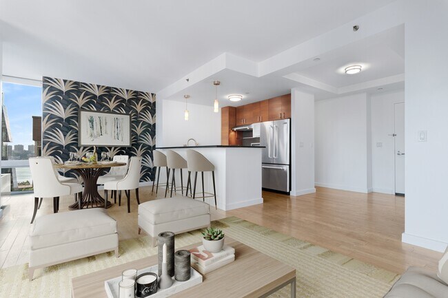 Primary Photo - 225-227 W 60th St