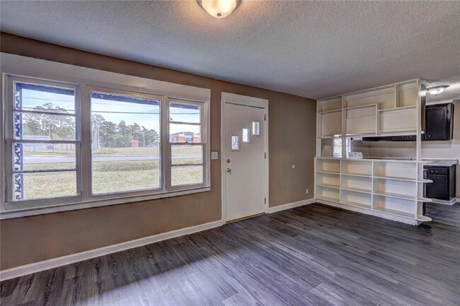 Building Photo - 1640 Kitchens Rd