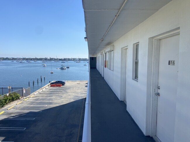 Building Photo - 4500 N Flagler Dr