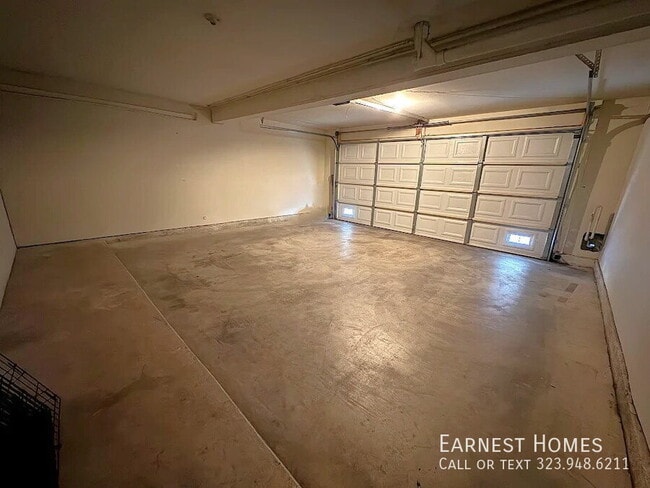 Building Photo - 22525 Sherman Way