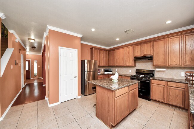 Building Photo - 8614 Riverbend Canyon Ln