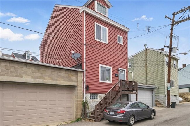 Building Photo - 431 Cedarville St