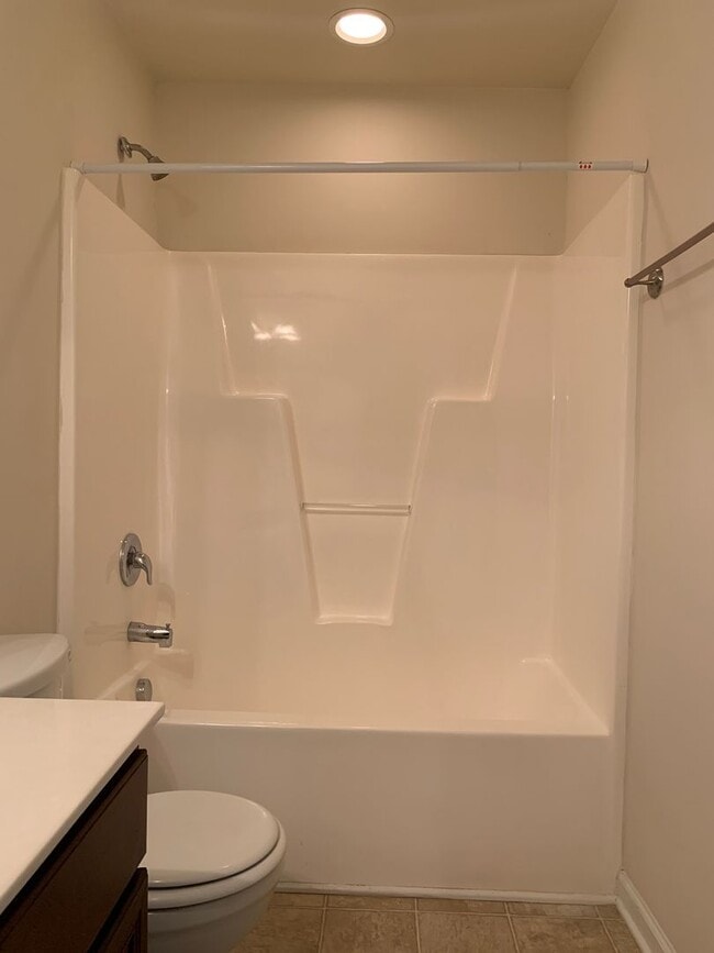 Building Photo - Beautiful 3 Bedroom Townhome in Raleigh near beautiful park! Apply Now!