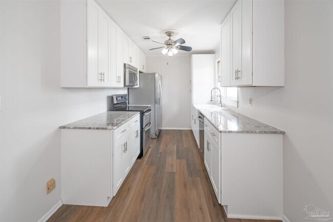 Building Photo - 118 Czar Ln