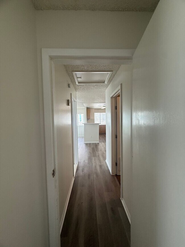 Building Photo - 1101 Spring Meadow Dr