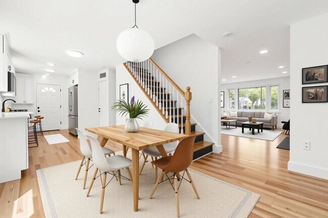 Building Photo - 4 bedroom in Newton MA 02461