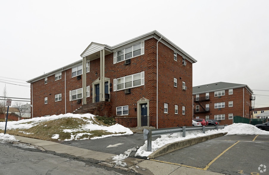 Primary Photo - 222 Elleen Ter