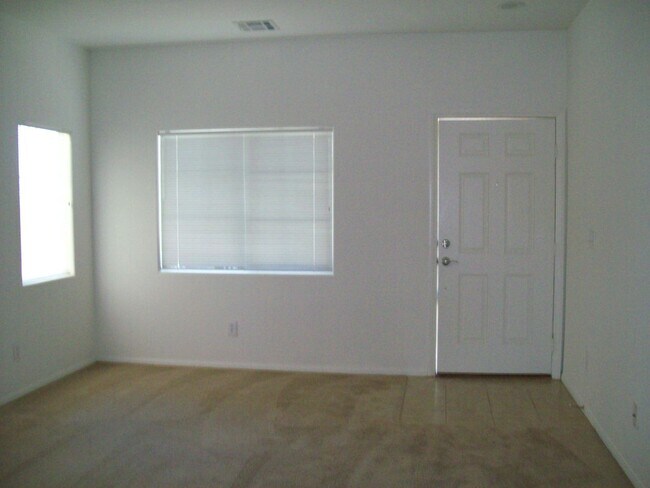 Building Photo - Lovely 3-Bedroom Home in a cul-de-sac