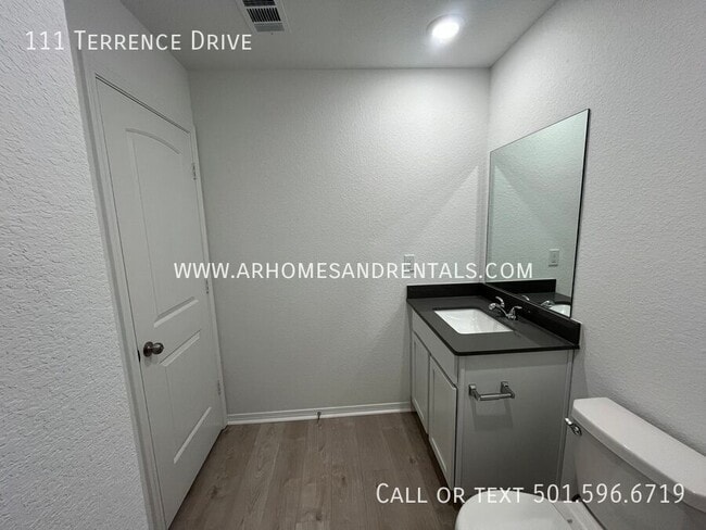 Building Photo - 111 Terrence Dr