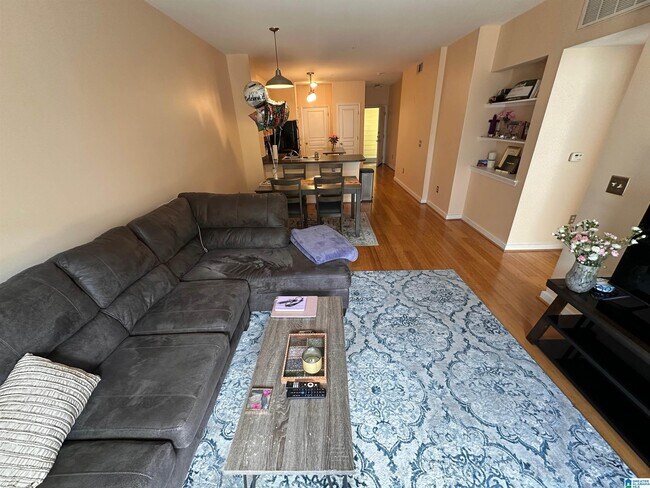 Building Photo - 2020 5th Ave S