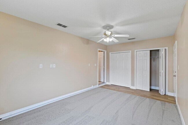 Building Photo - 40 Riddle Dr