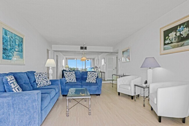 Building Photo - 225 S Beach Rd