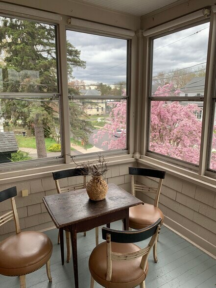 Front Porch - 86 Lancaster Rd