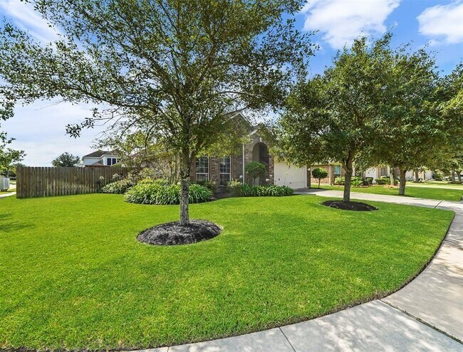 Building Photo - 2501 Shady Falls Ln