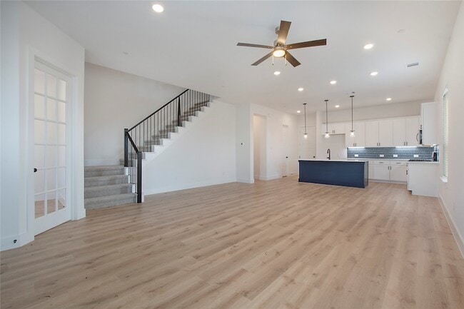 Building Photo - 4413 Cave Spgs St