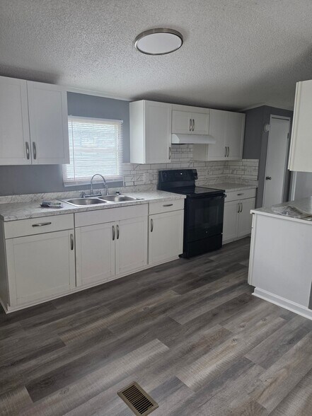 Building Photo - 3006 Amberjack Rd