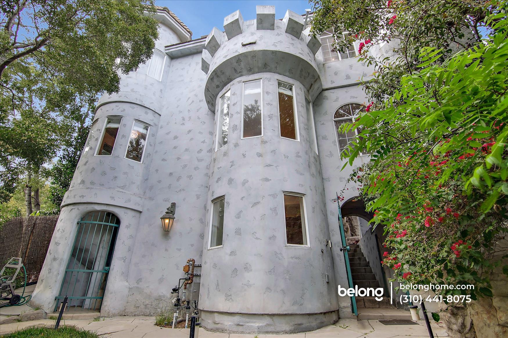 Building Photo - 8527 Wonderland Ave