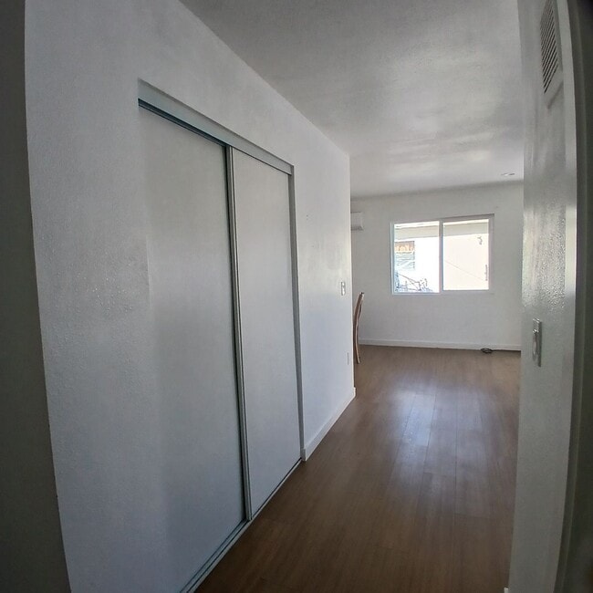 Building Photo - Oakpark Detached ADU