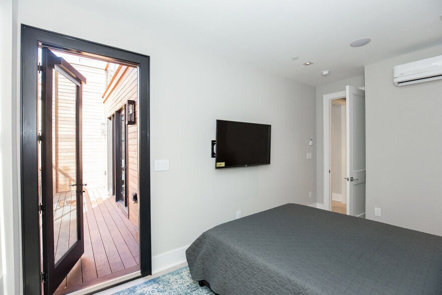 Building Photo - 1511 Kingman Pl NW