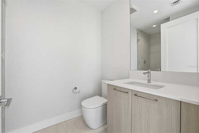 Building Photo - 275 1st Ave S