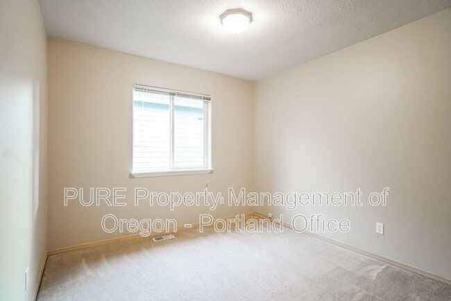 Building Photo - 3633 NE 158th Ave