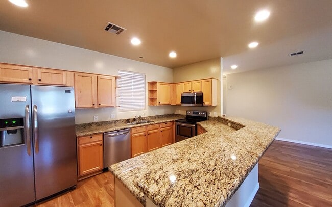 Building Photo - Three Bedroom Home