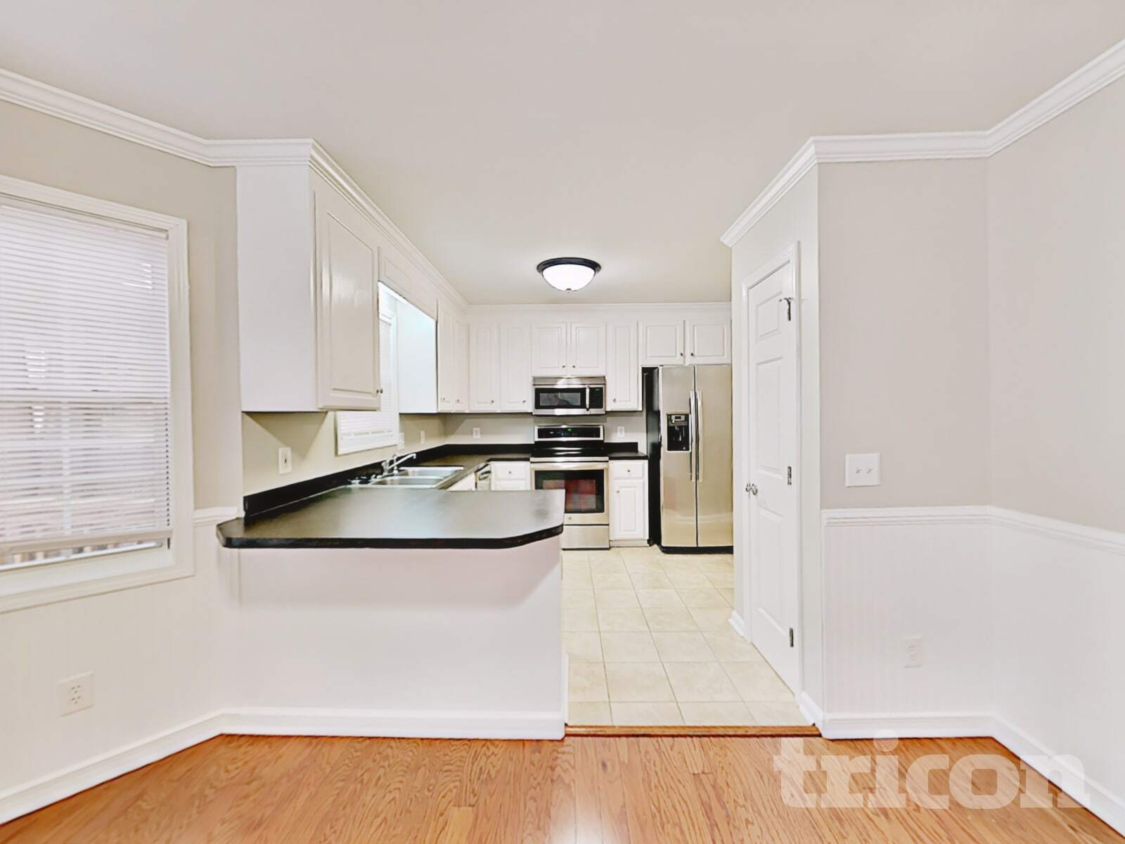 Building Photo - 229 Montclaire Cir