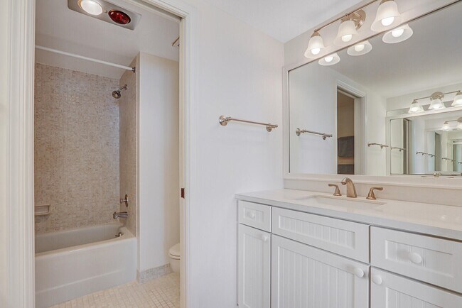 Building Photo - 5480 N Ocean Dr