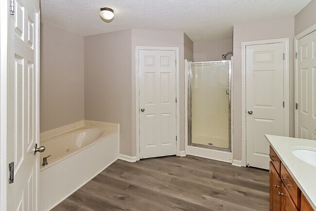 Building Photo - 5870 Tommy Joe Dr