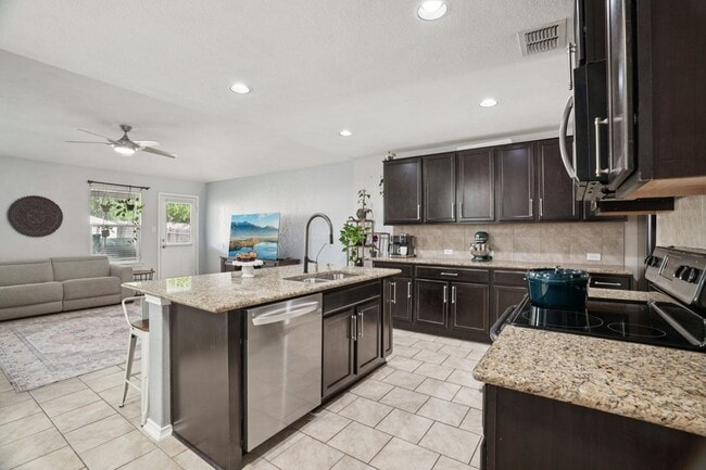 Building Photo - 1731 Emerald Edge