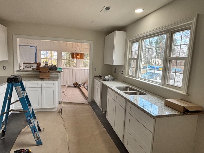 Building Photo - 1168 Lockland Ave