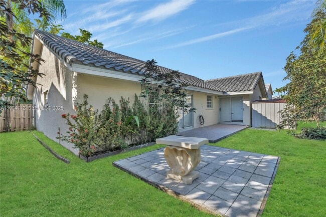 Building Photo - 21343 SW 94th Ct