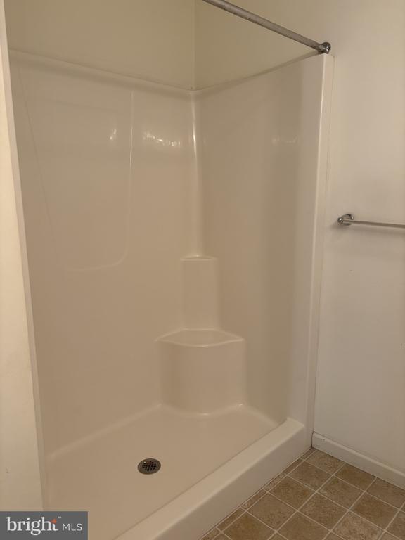 Building Photo - 212 Silk Drive