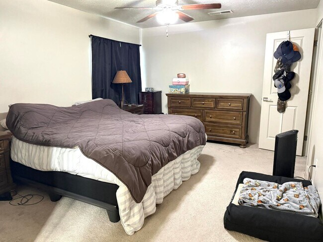 Building Photo - The Residences at Four Fifty!