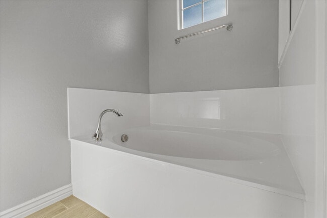 Building Photo - 1063 N 70th Way