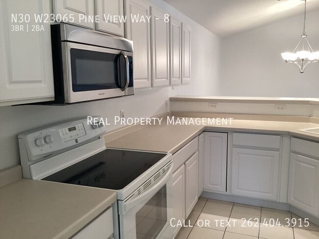 Building Photo - N30 W23065 Pine View Way-8