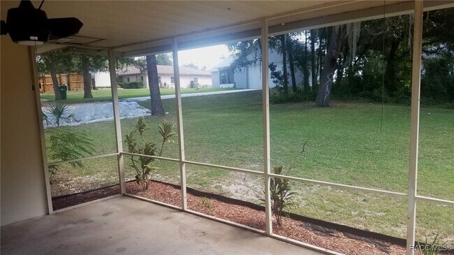 Building Photo - 728 Greenleaf Ave