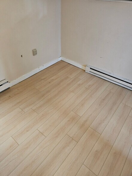 Building Photo - 28 Broadway