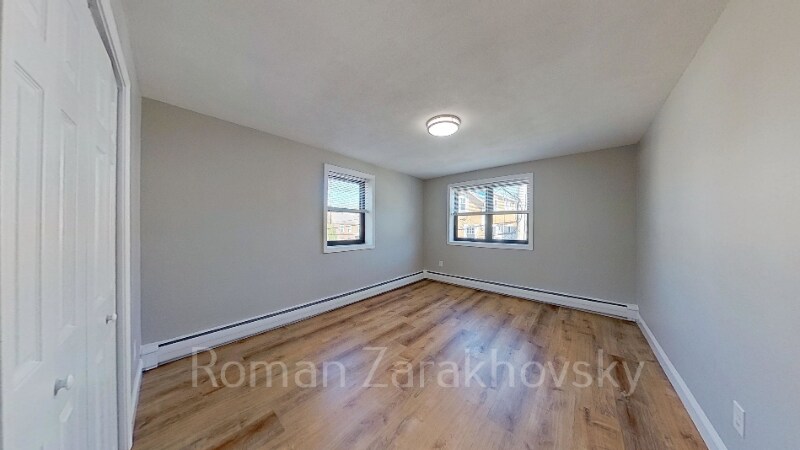 Building Photo - 39 Shepard St