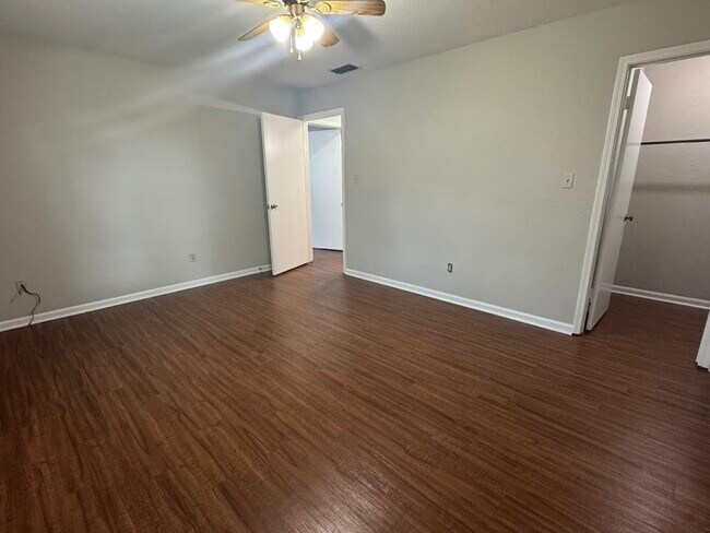 Building Photo - 1445 Willow Bend Way