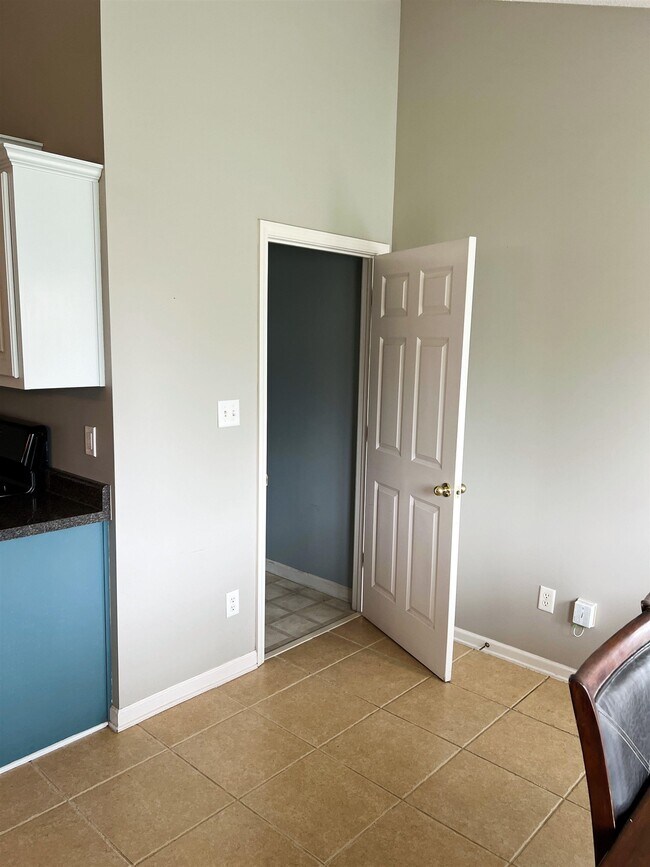 Building Photo - 9837 Oldham Dr