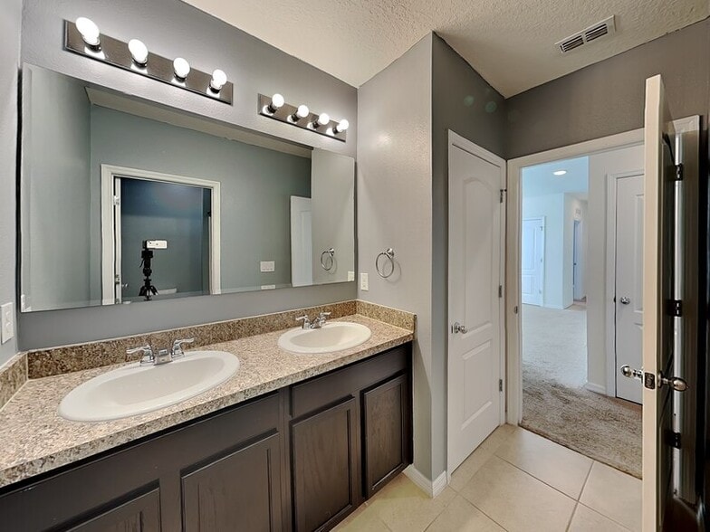 Building Photo - 1878 Cassidy Knoll Dr