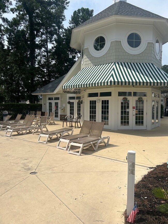 Building Photo - BUDGET BUSTER!  1st floor studio in the World Tour community